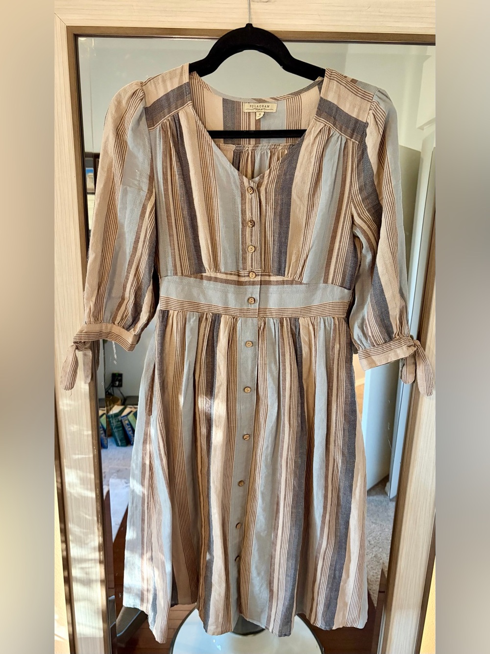 Polagram neutral striped midi dress V-neckline and tie-detail size Small Modest
